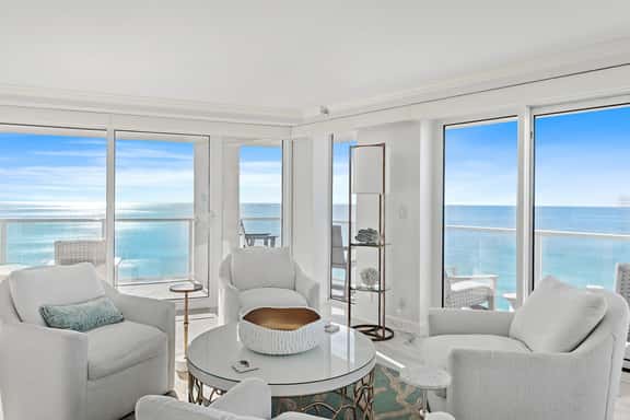 Beachside II 4365 - Image 1