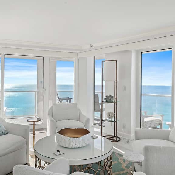 Beachside II 4365 - Image 1